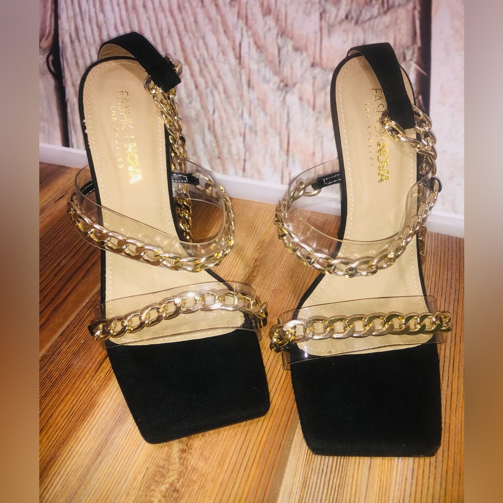 FASHION NOVA Los Ángeles Date Night Heels Size 6.5 Women’s Gold Chain.